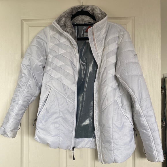 Insulated Women’s Columbia Sportswear White Puffer Jacket - Picture 1 of 7